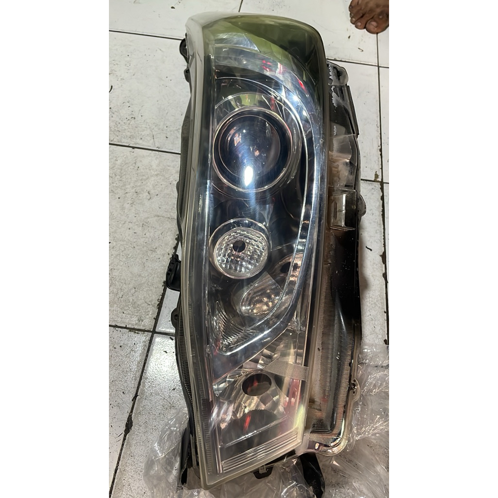 Headlamp yaris lele 2016 kiri