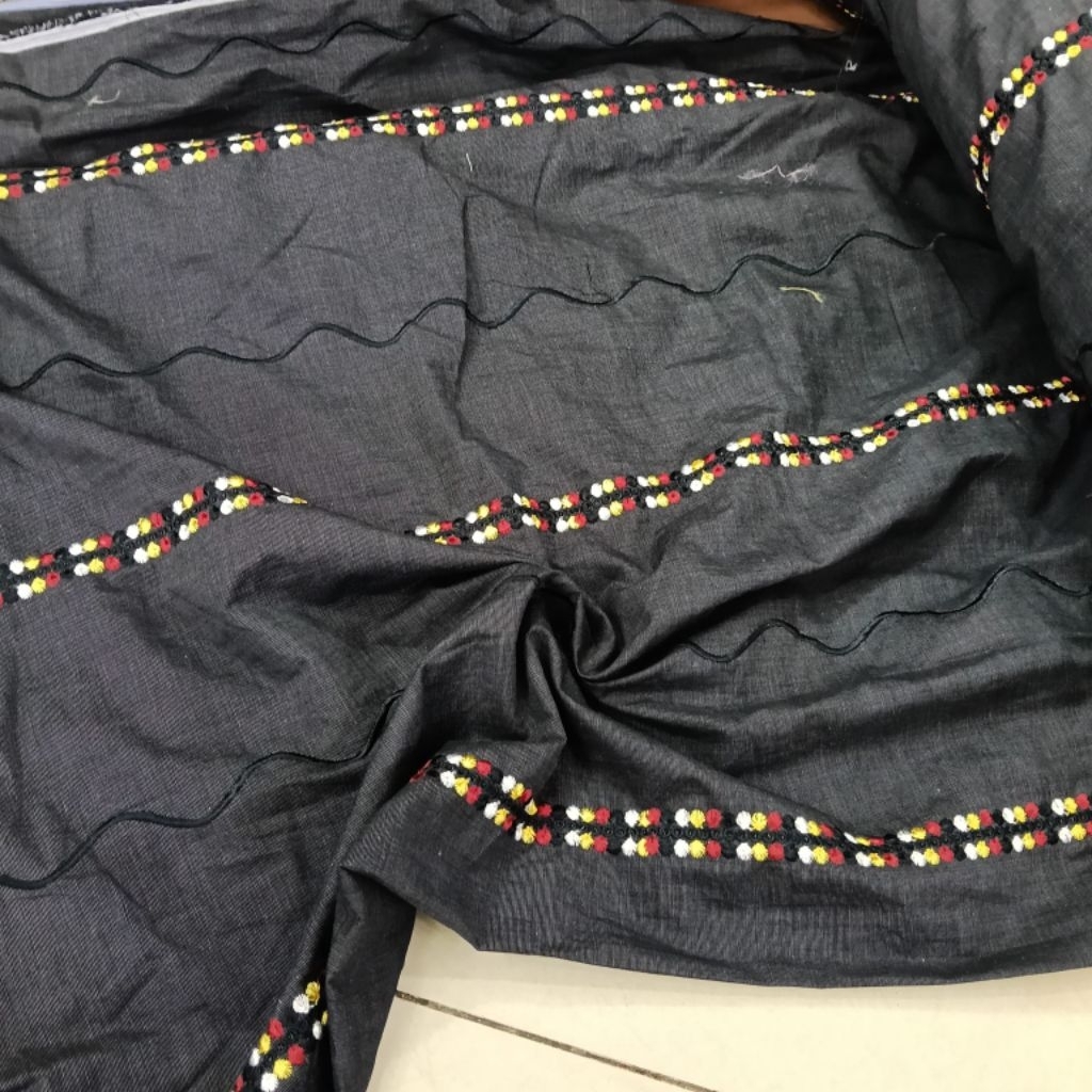 KAIN KATUN DENIM BORDIR WARNA DASAR ABU