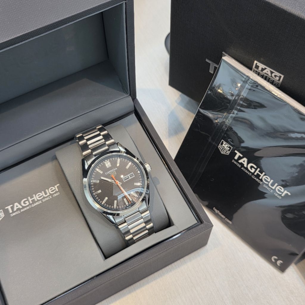 JAM TANGAN TAG Heuer Carrera Automatic – Classic Elegance