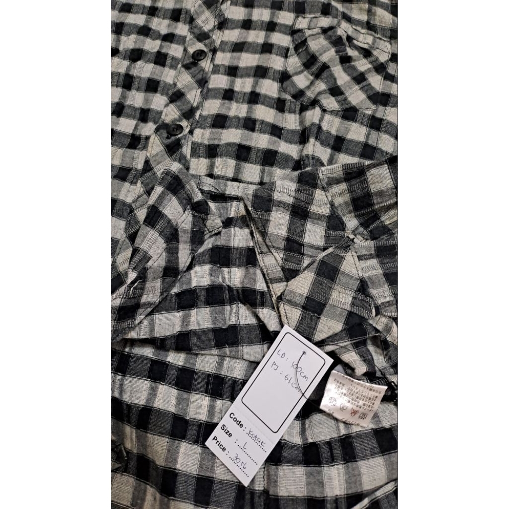 Kemeja kotak - kotak anak / remaja perempuan.