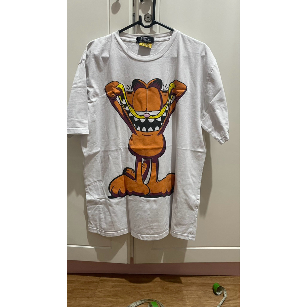 kaos garfield bershka