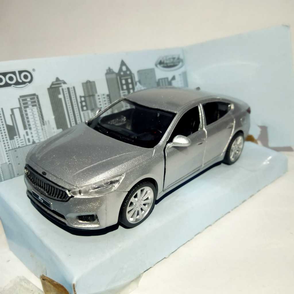 Miniatur mobil KIA K7 2017 silver APOLO MSZ koleksi Diecast Mobil