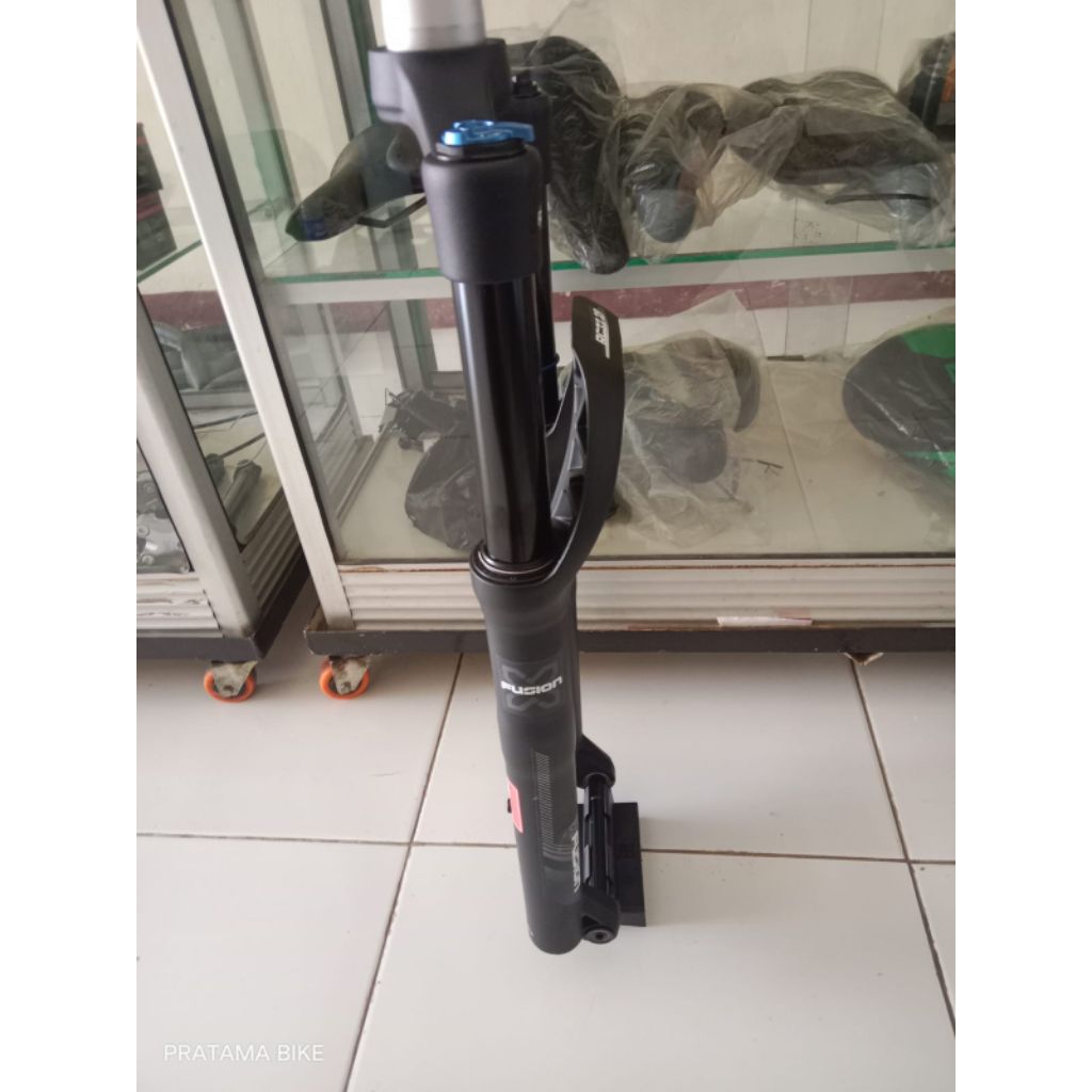 fork x fusion rc32 29er TA 15x110 travel 130 air lock reabound