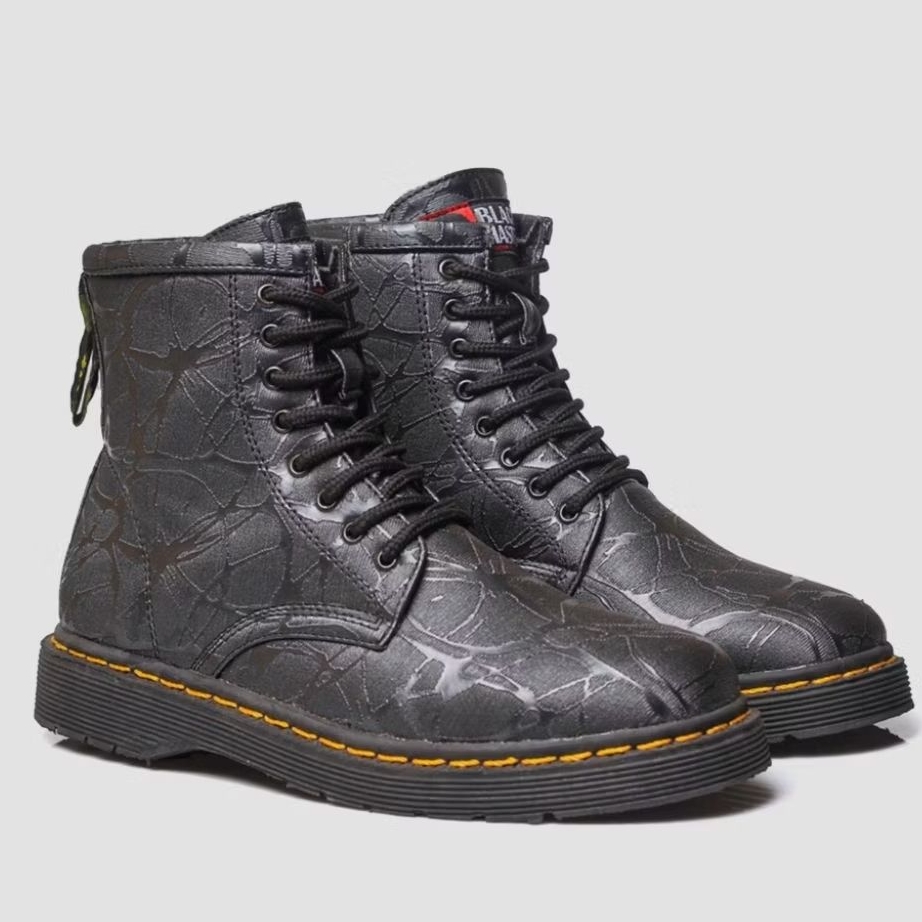 Sepatu Docmart Tinggi Boots Pria 8 Hole Hitam - BLACKMASTER