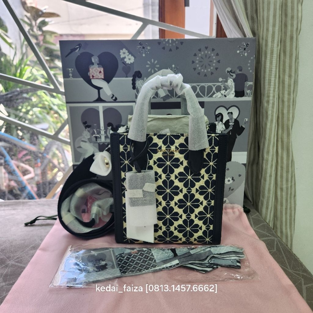 LINK CO 100K+ ADM( IDR 2.300)  auth ks flower mini manhattan tote