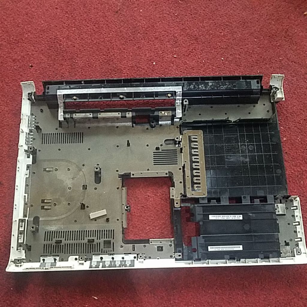 casing kesing cover bawah bottom Sony vaio sve141b11w sve14112egw
