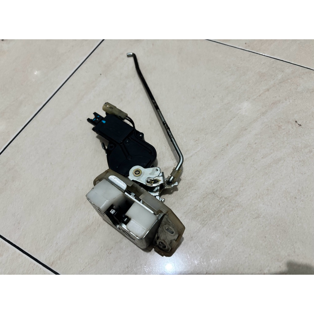door lock bagasi ertiga 2014 copotan