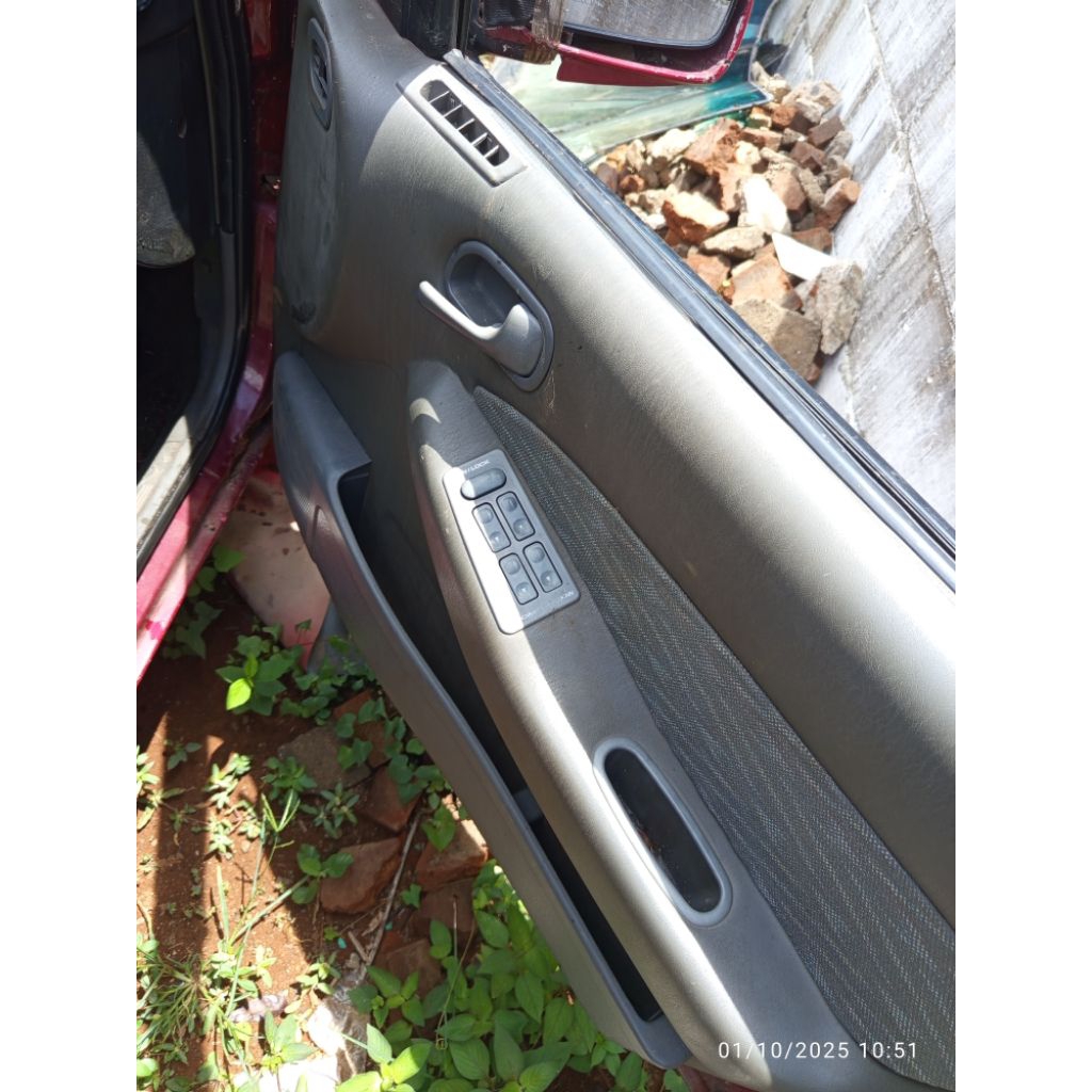 Tombol power window Timor