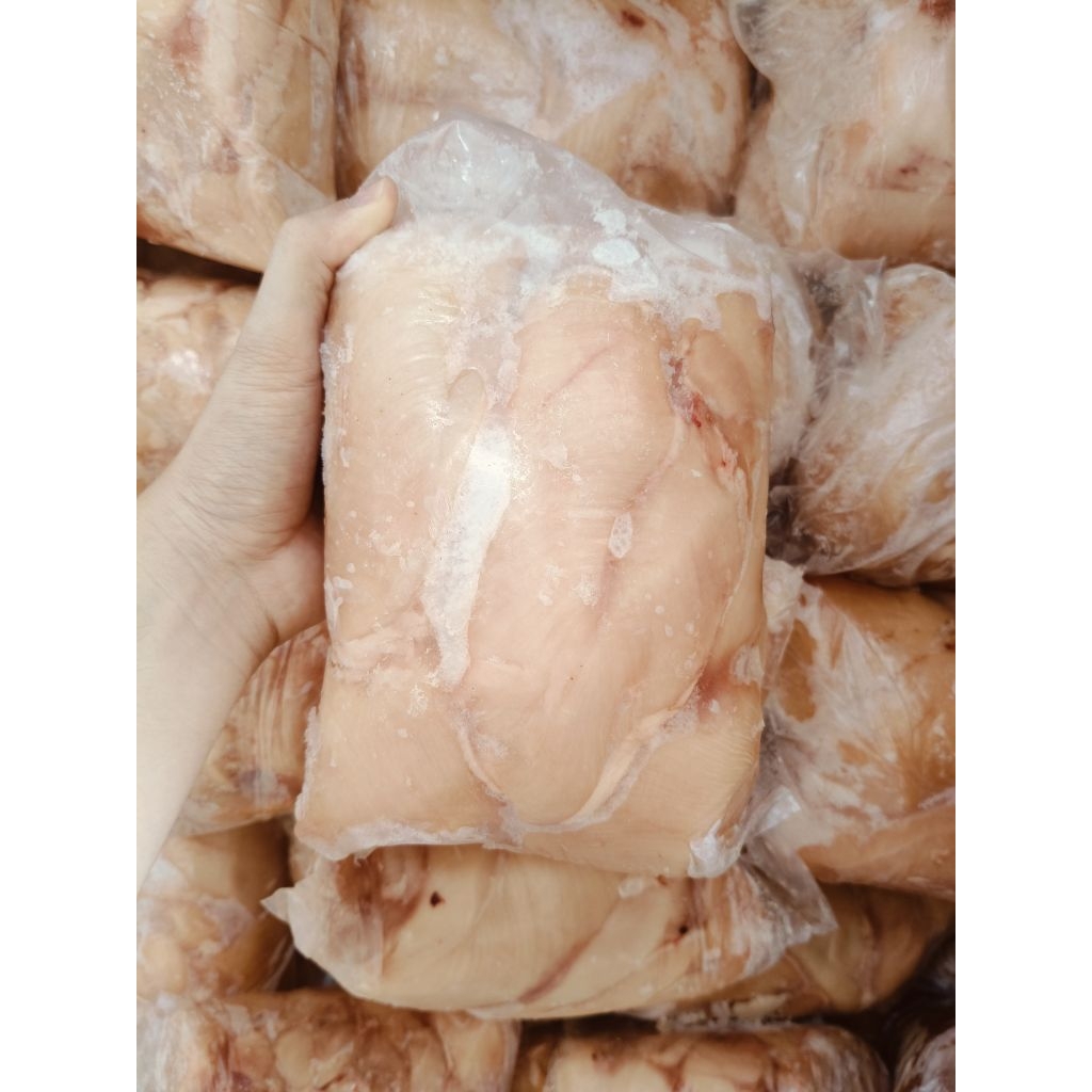 Dada Ayam Fillet Berat 2,3 Kg - 2,5 Kg