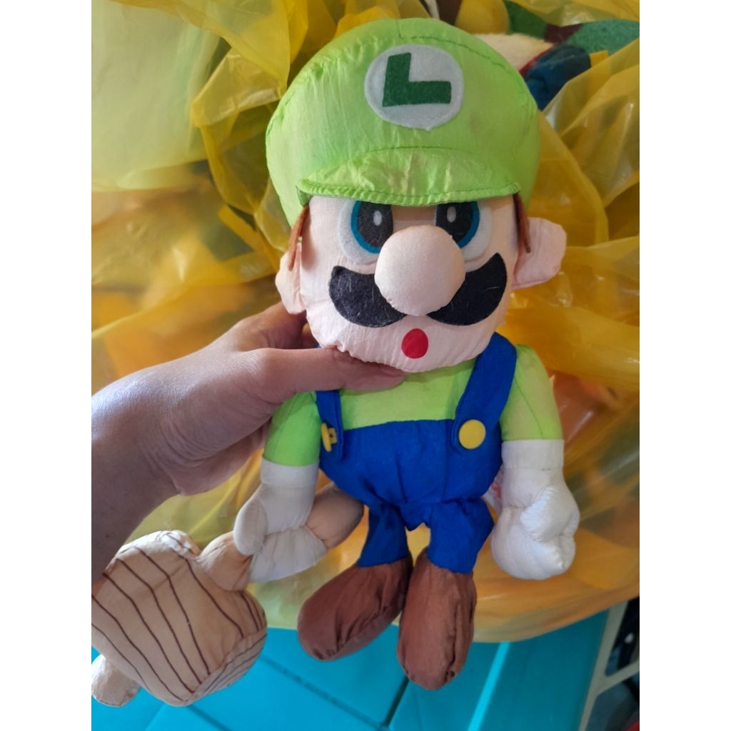 boneka luigi mario bross bahan parasut banpresto