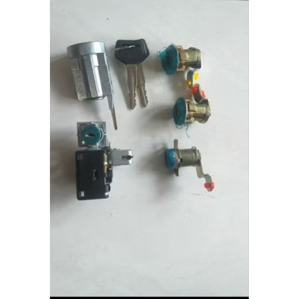 kunci kontak set kunci pintu kunci laci Toyota kijang kapsul 7k