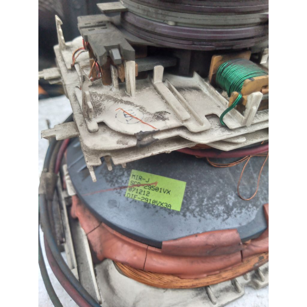 Yoke, konde TV tabung slim 29inc merk Samsung, normal.