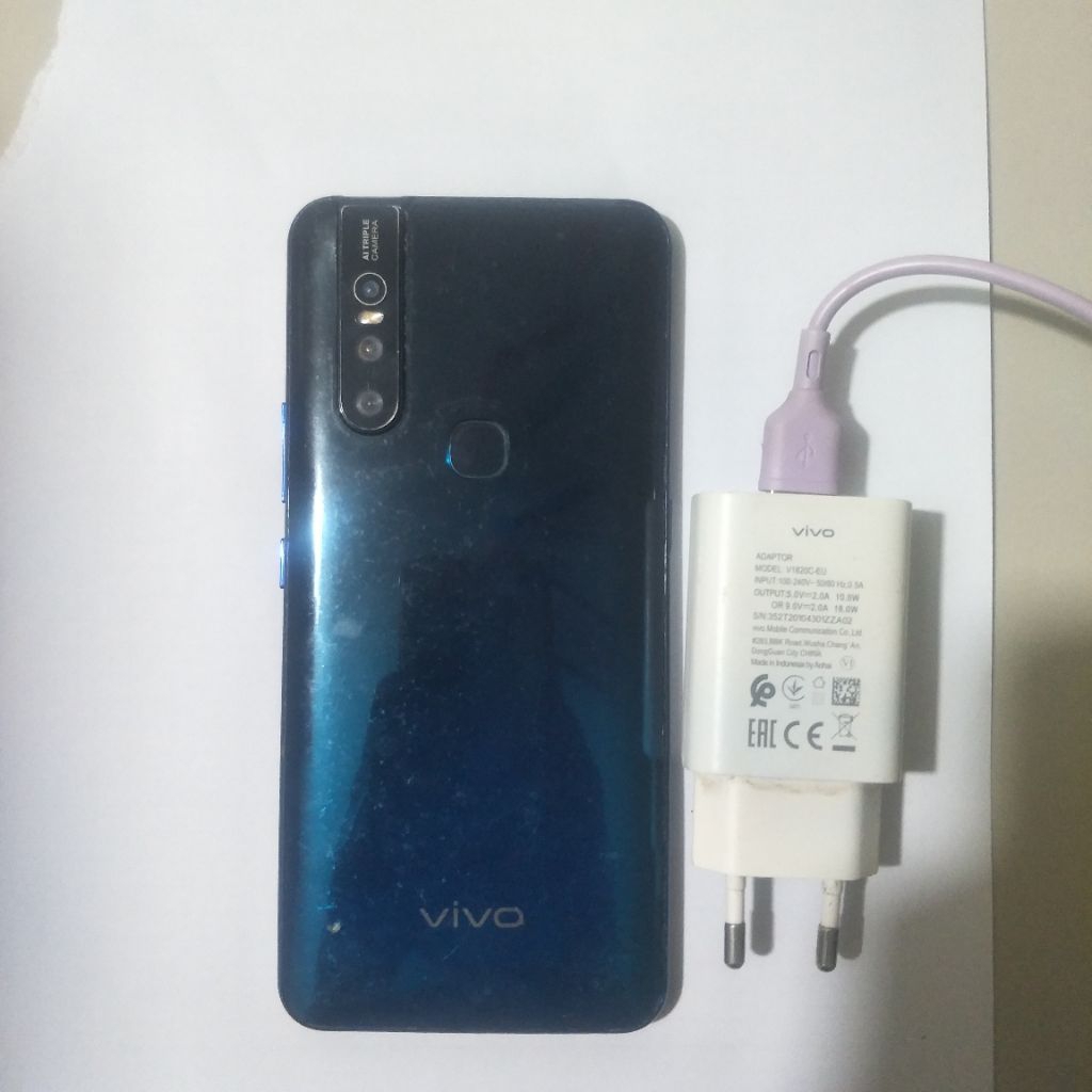 vivo v15  6/64 hp bekas