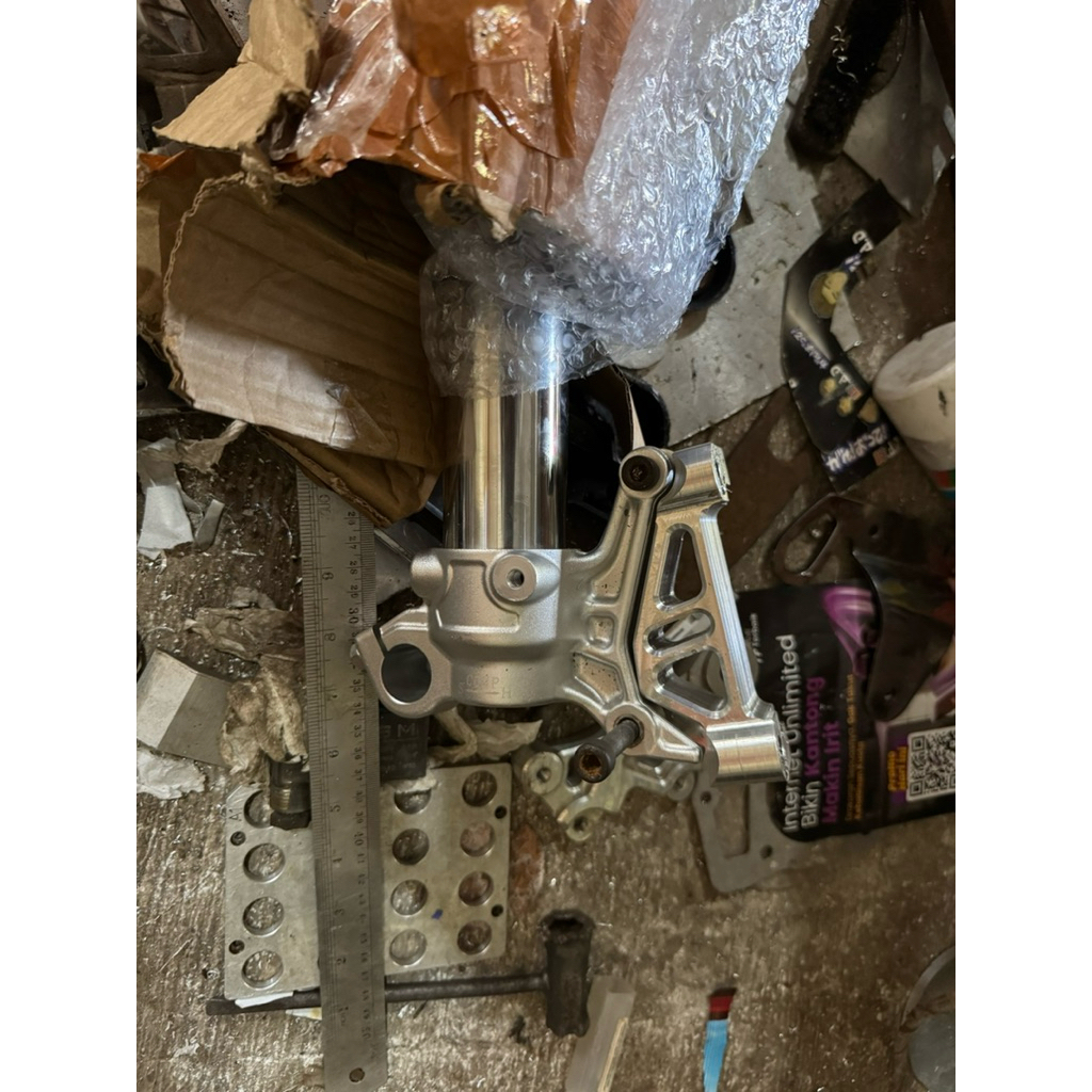 BRAKET BREKET KALIPER PITCH100 P100 dan P108 PITCH108 PNP UNTUK SUPERMOTO SHOCK KTM HT REALJUMP MGV 