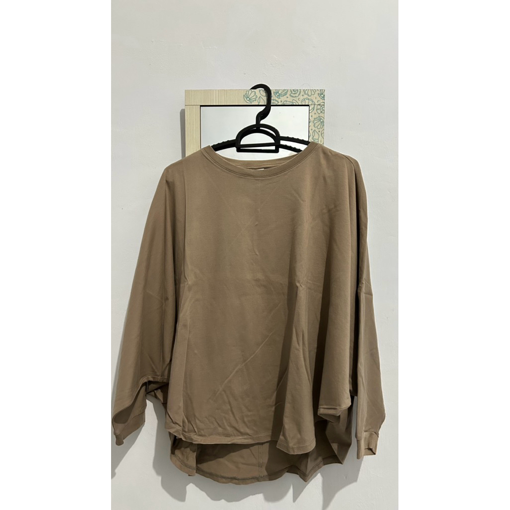 Uniqlo Oversized 3/4 Sleeve T-shirt