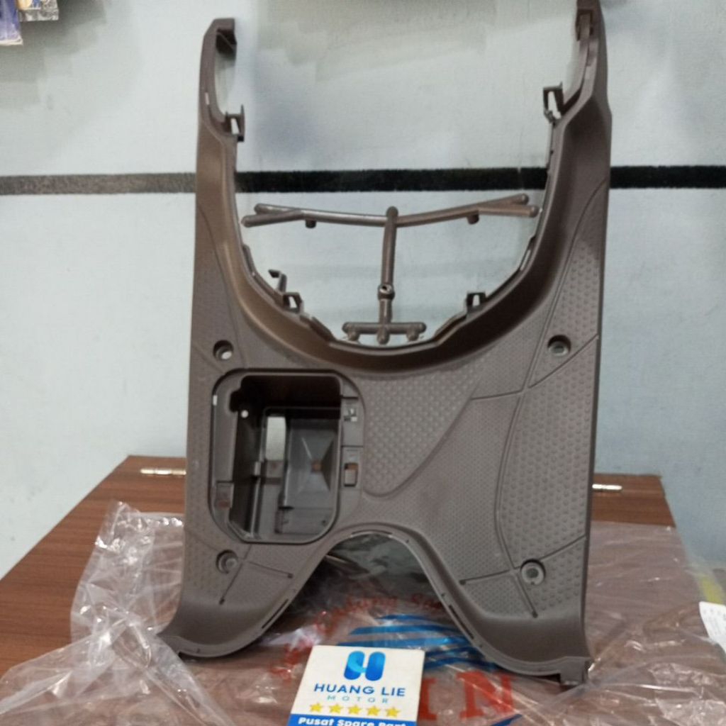 Lantai pijakan kaki Honda Scoopy fi esp (stater halus 2015-2016 coklat merk win