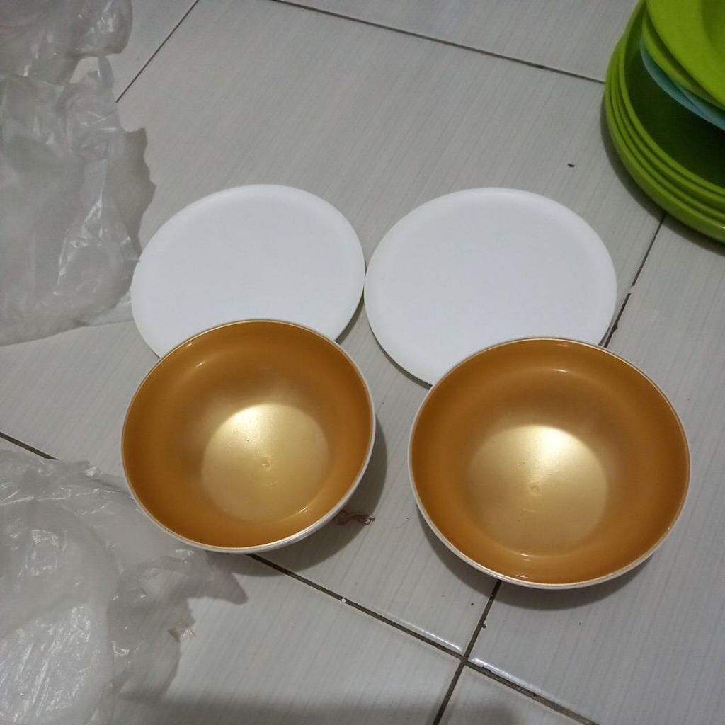 blossom bowl tupperware
