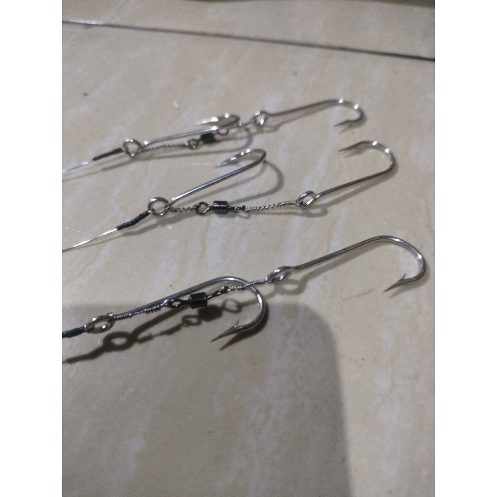 rangkaian kail pancing ikan layur dan ikan besar lainnya