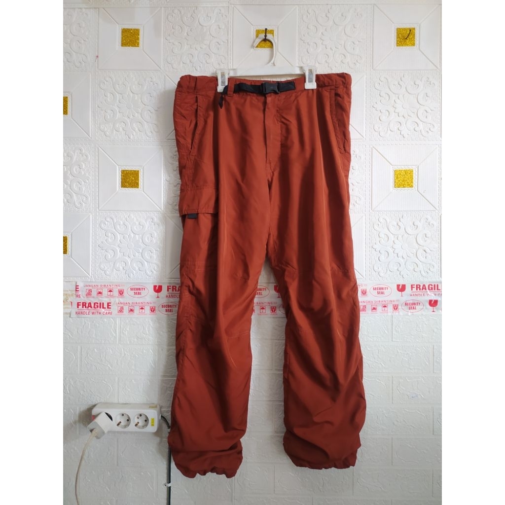 trackpant UNIQLo parasut