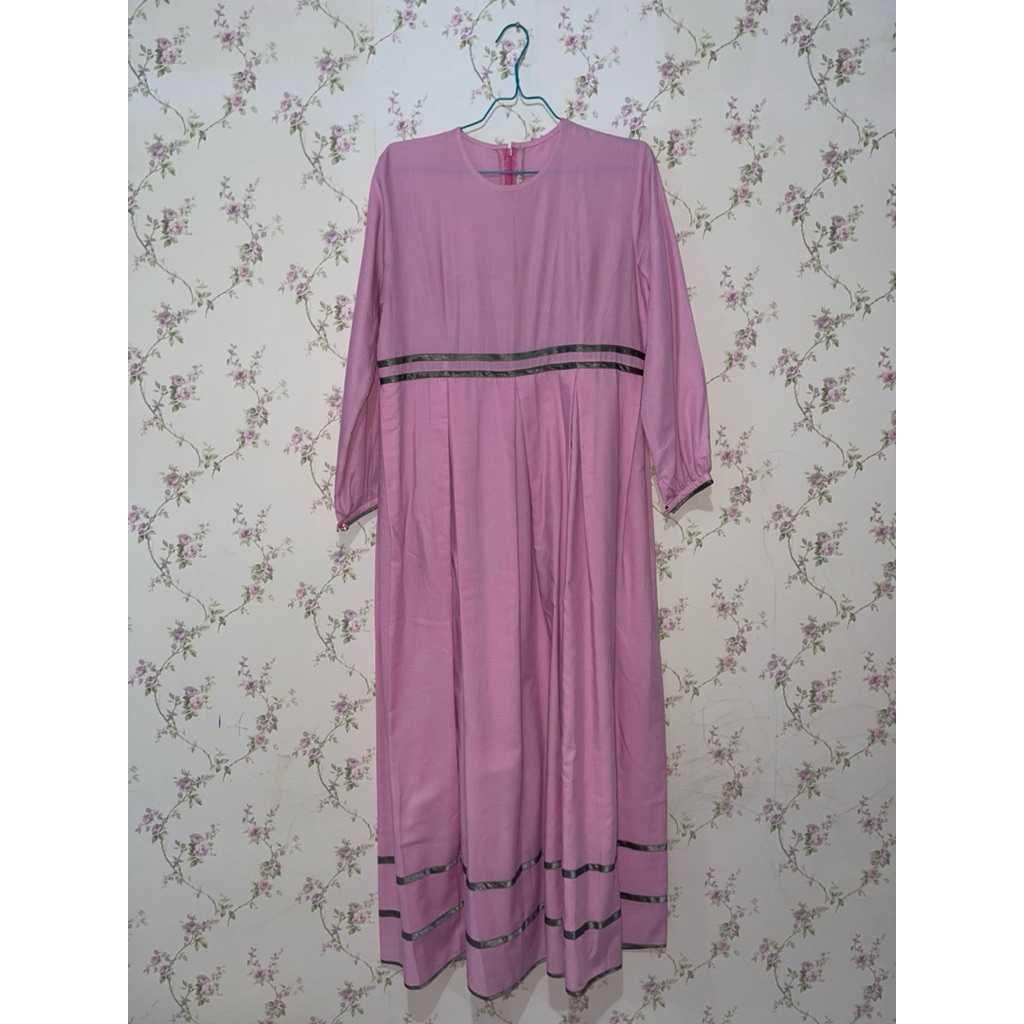 PRELOVED BY RAMOET | Syari One Set Butik