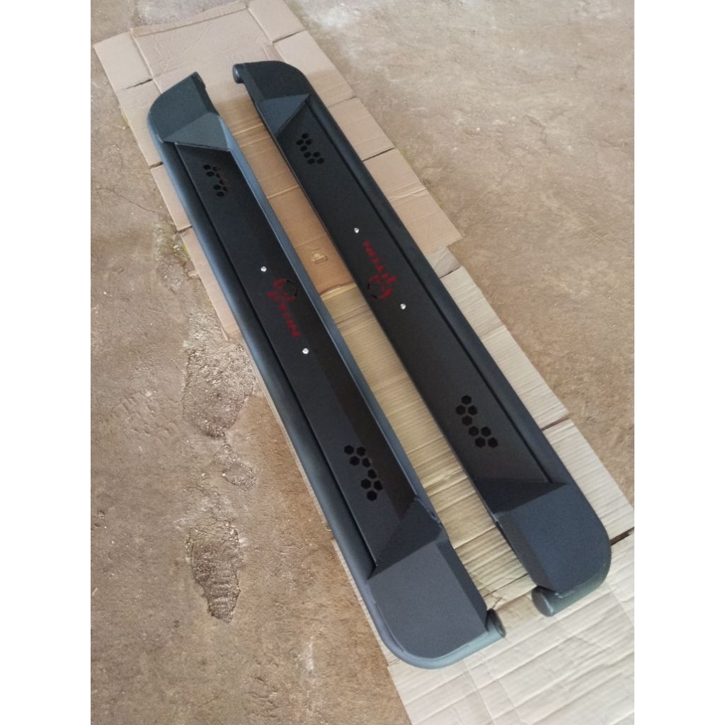 footstep hilux rangga