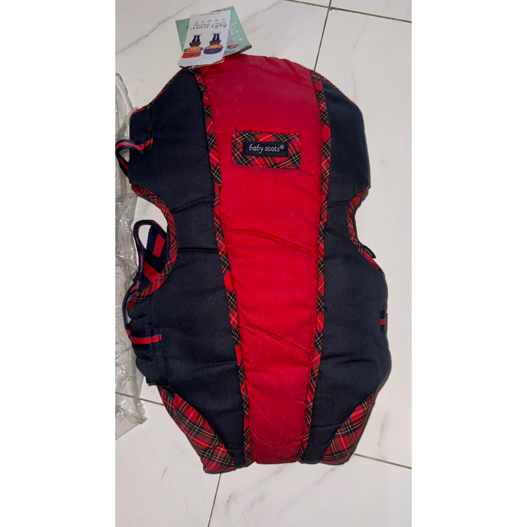 Gendongan Baby Scots