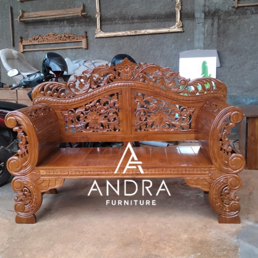 Bangku Klasik Ukir Bahan Kayu Jati, Bale Bangku Unik Ukiran Jati Solid