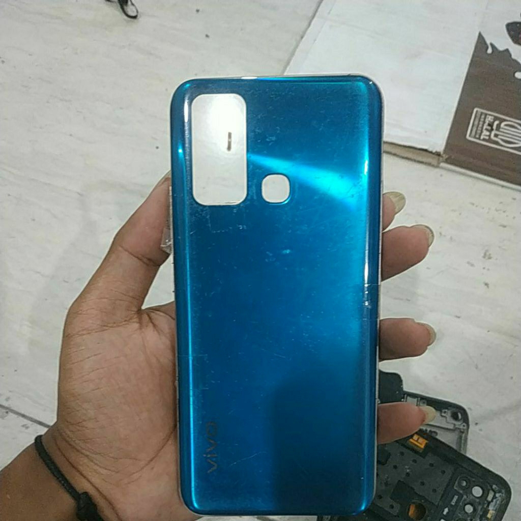 backdoor bekas Vivo y50, tombol lengkap tanpa fingerprint dan kaca kamera