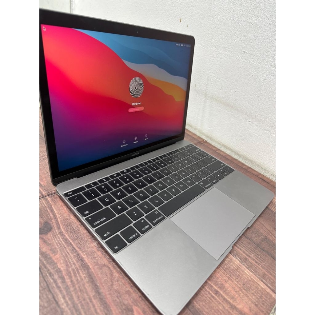 SECOND APPLE Laptop new Macbook 12" MB (2015) RAM 8GB/256GB