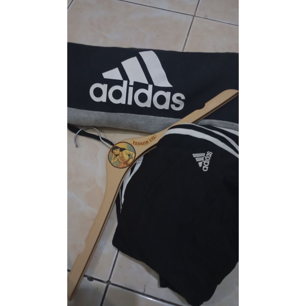 hoodie adi dan trackpants adi lelang