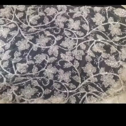 Tile motif nude daun semping.