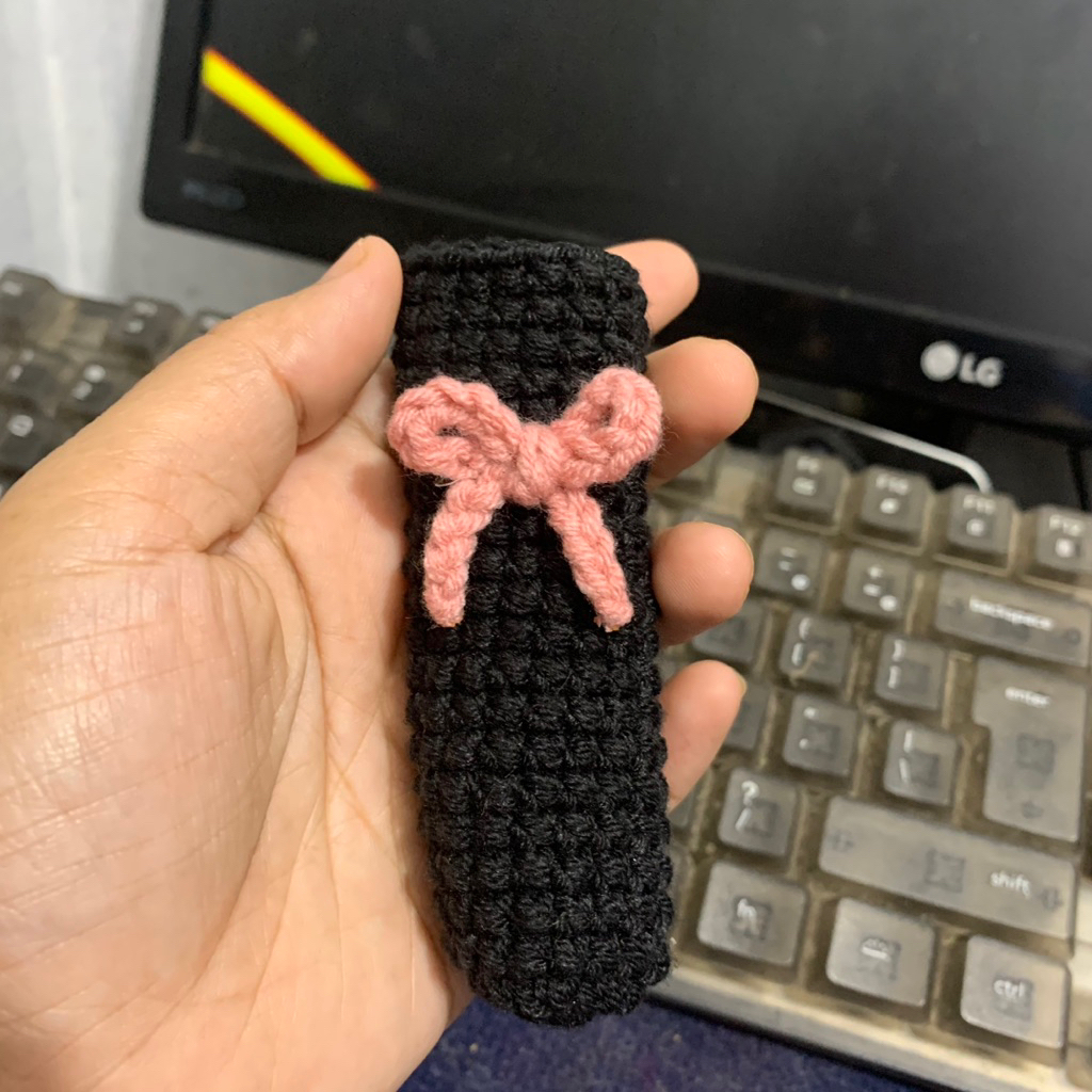 Freshcare holder crochet lipbalm holder lip holder // keychain/bagcharm