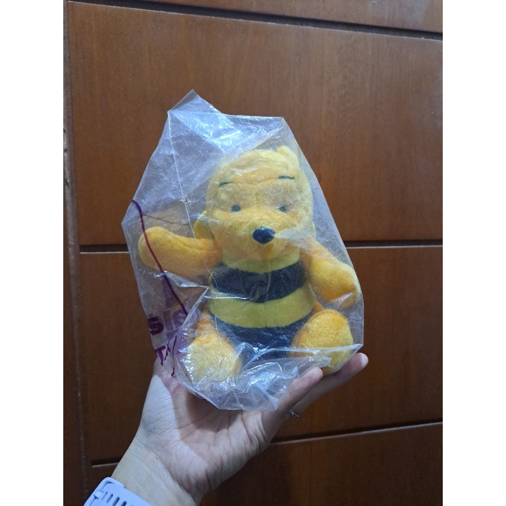 boneka Pooh lebah mcd segel