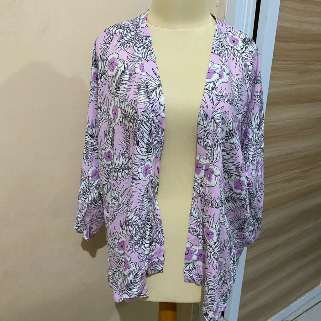 Outer Motif Bunga Pink