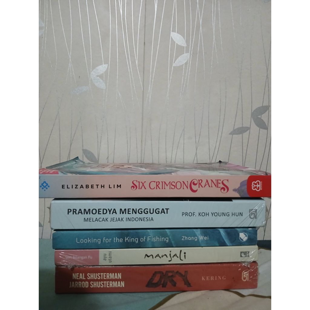 Preloved buku novel looking for the king of fishing | dry | manjali | pramoedya menggugat | six crim