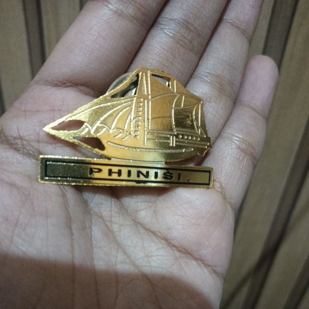 PIN PHINISI MAGNET