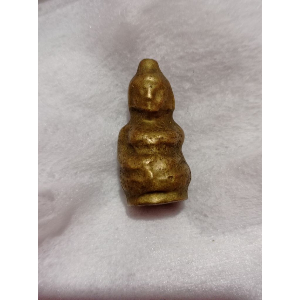 koleksi wesi kuning patung wayang