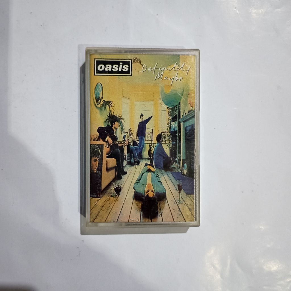 Kaset pita Oasis "Definitely Maybe"