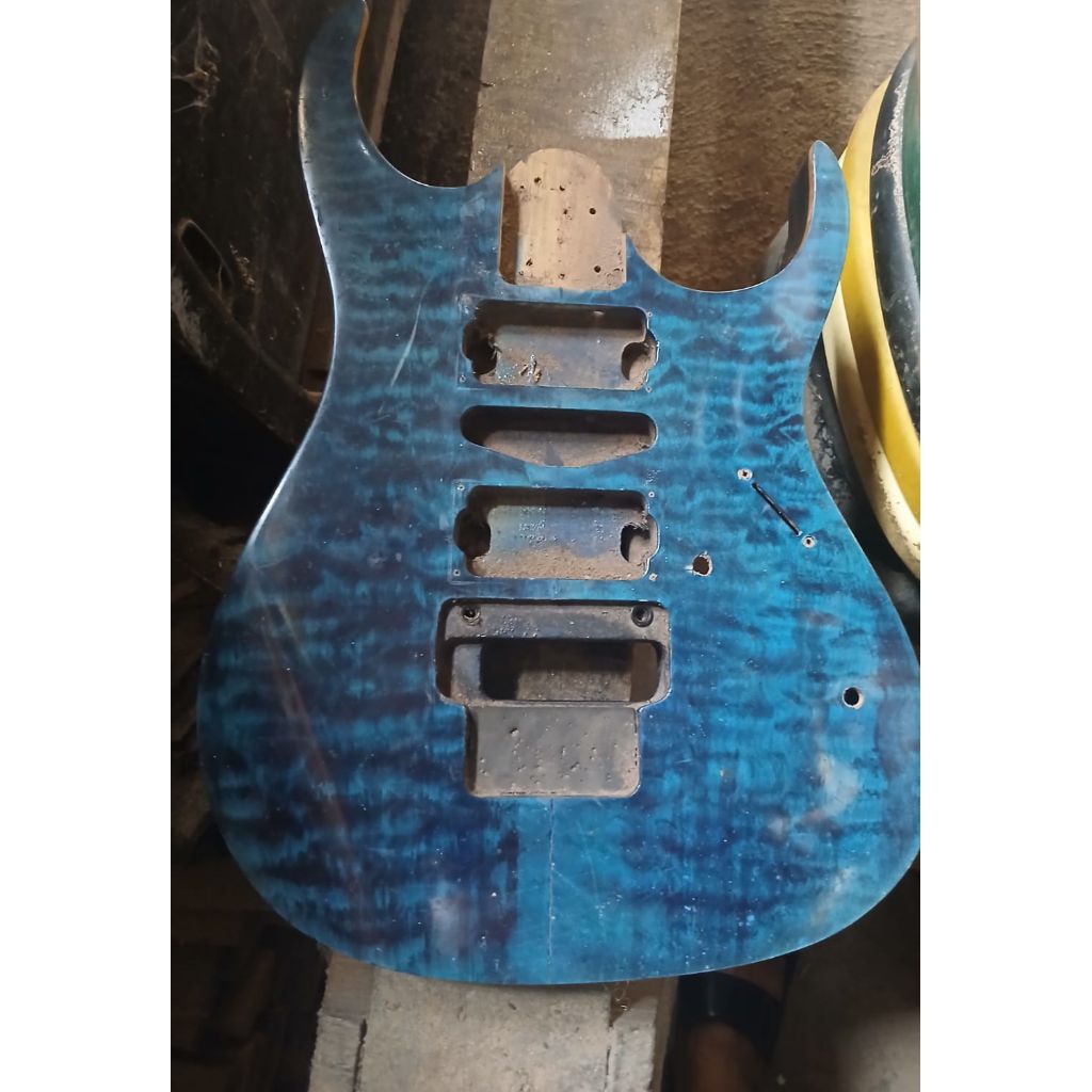 Body body gitar listrik pabrik stok lama masih oke