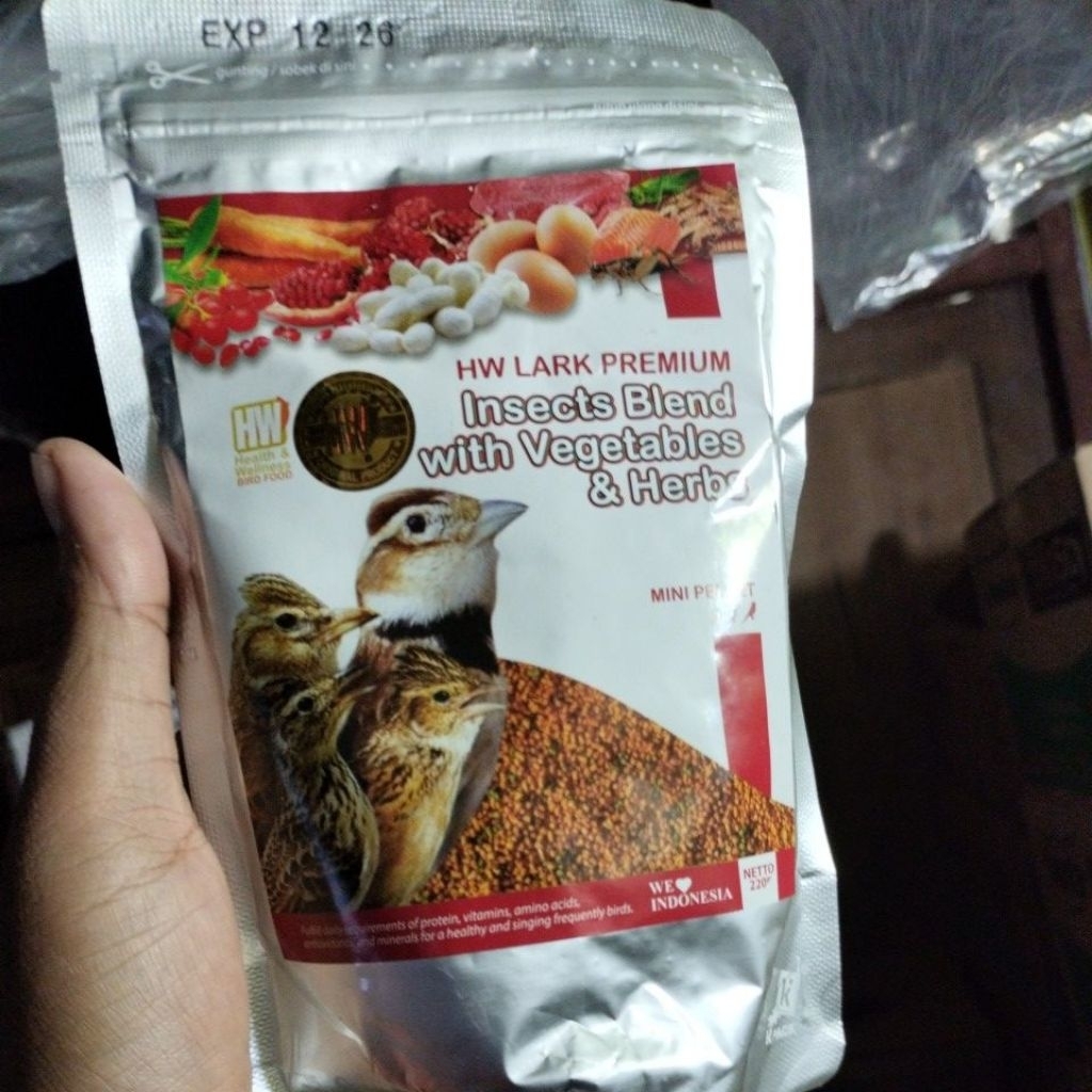 PAKAN BRANJANGAN HW LARK PREMIUM