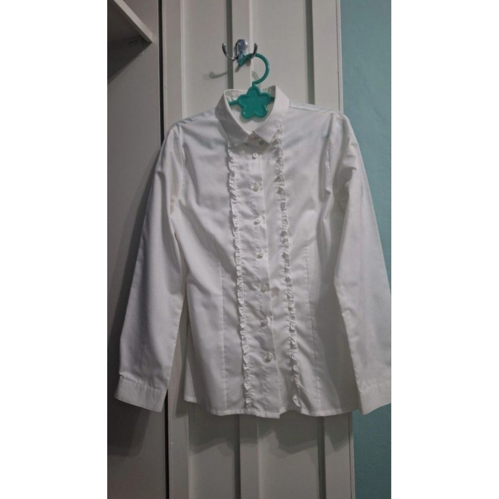 Kemeja Putih brand Valino