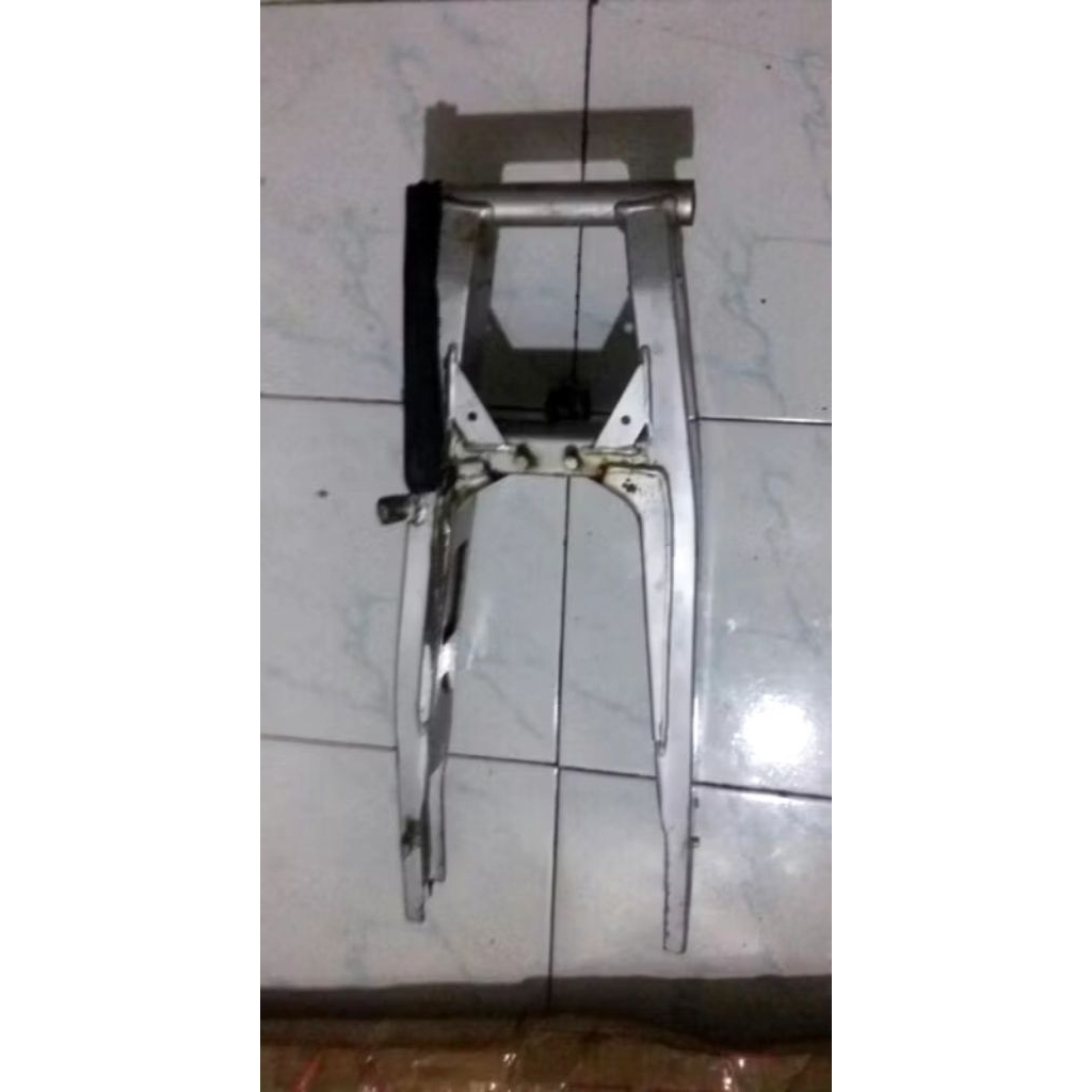 Swing arm copotan original Vixion old 2008-2012 (fork Garputala)