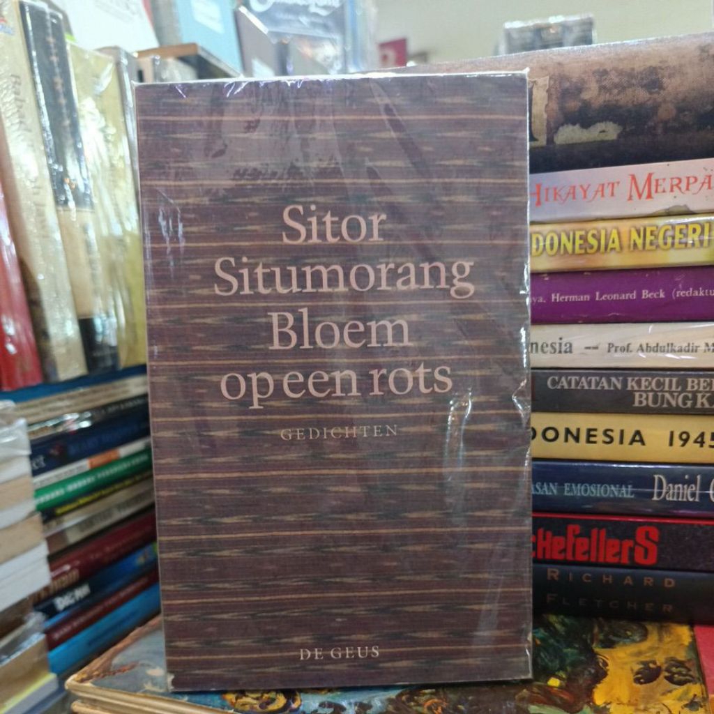sitor Situmorang Bloem op een rots gedichten