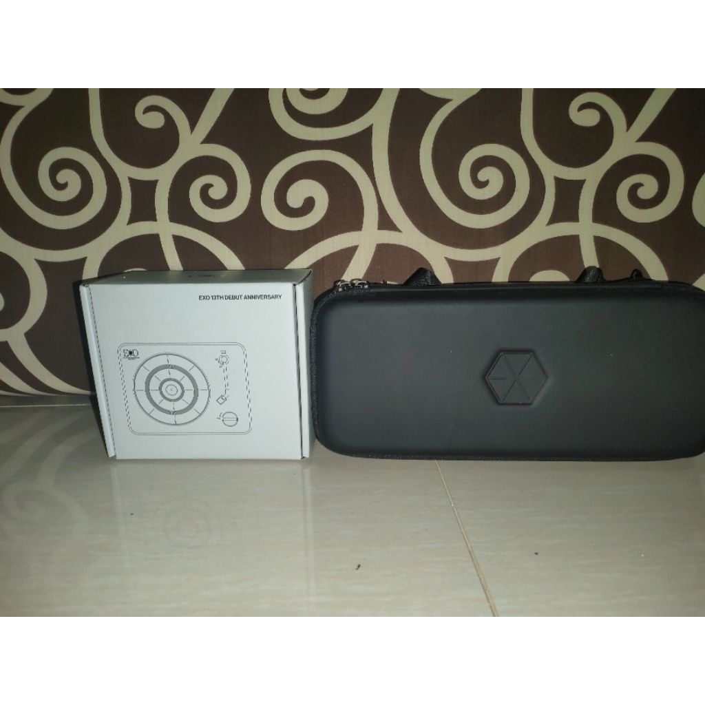 MD Anniversary EXO Turntable Speaker Bluetooth & Pouch Lighstick EXO