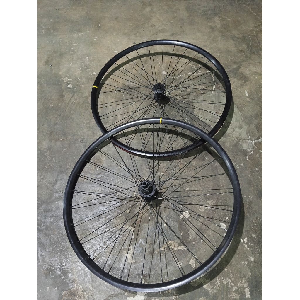 Wheelset mavic 700c 28hole depan dan belakang bekas bagus