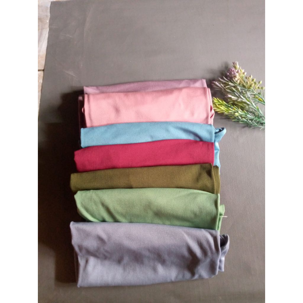 hijab sport pet tipis size m hijab sport polos