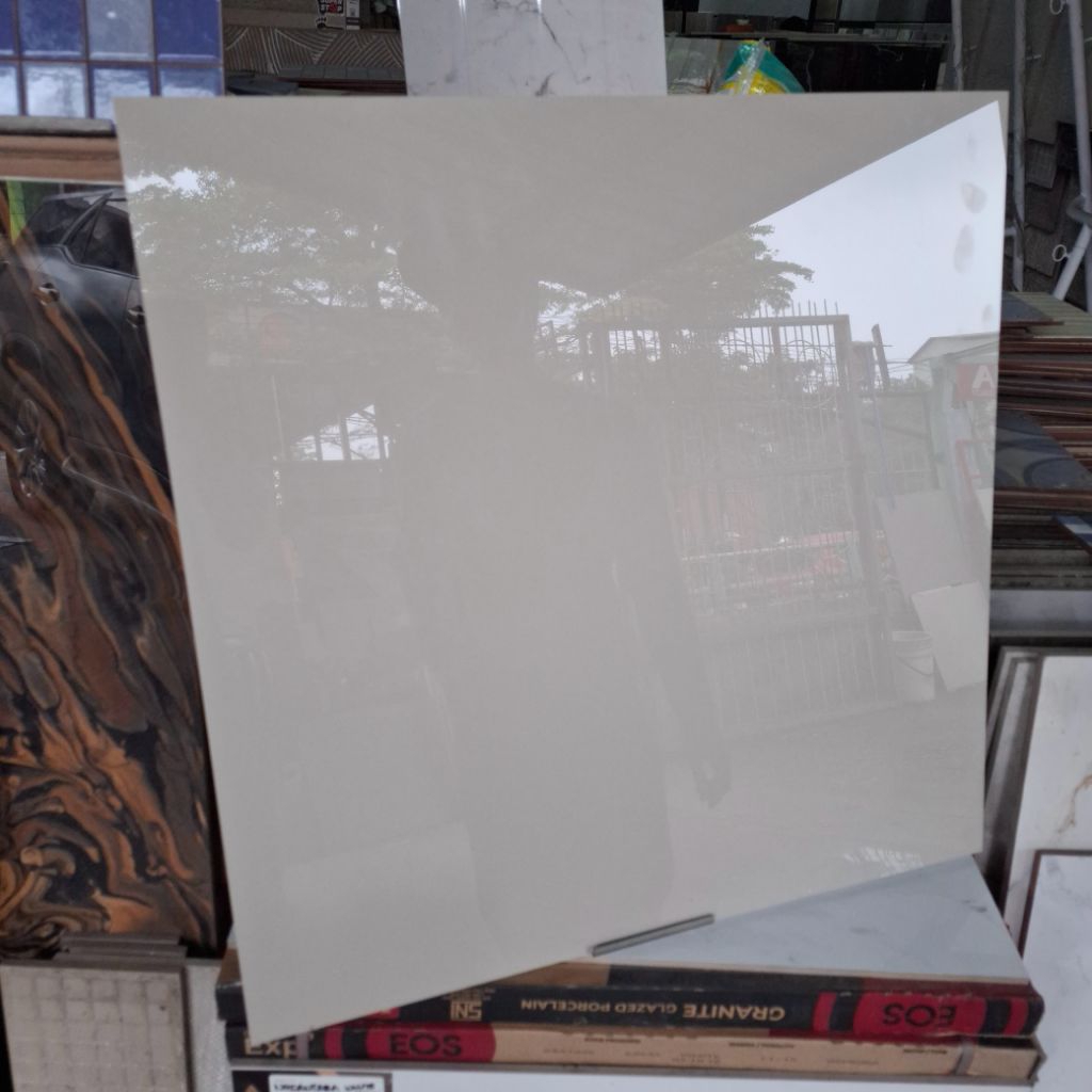 Granite Lantai 60x60 Toscana Cream Polos