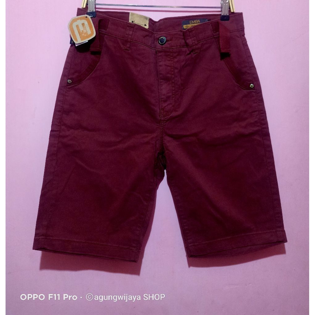 Celana pendek katun model chinos bahan halus melar produk EMBA original warna maron size 34 nyaman d
