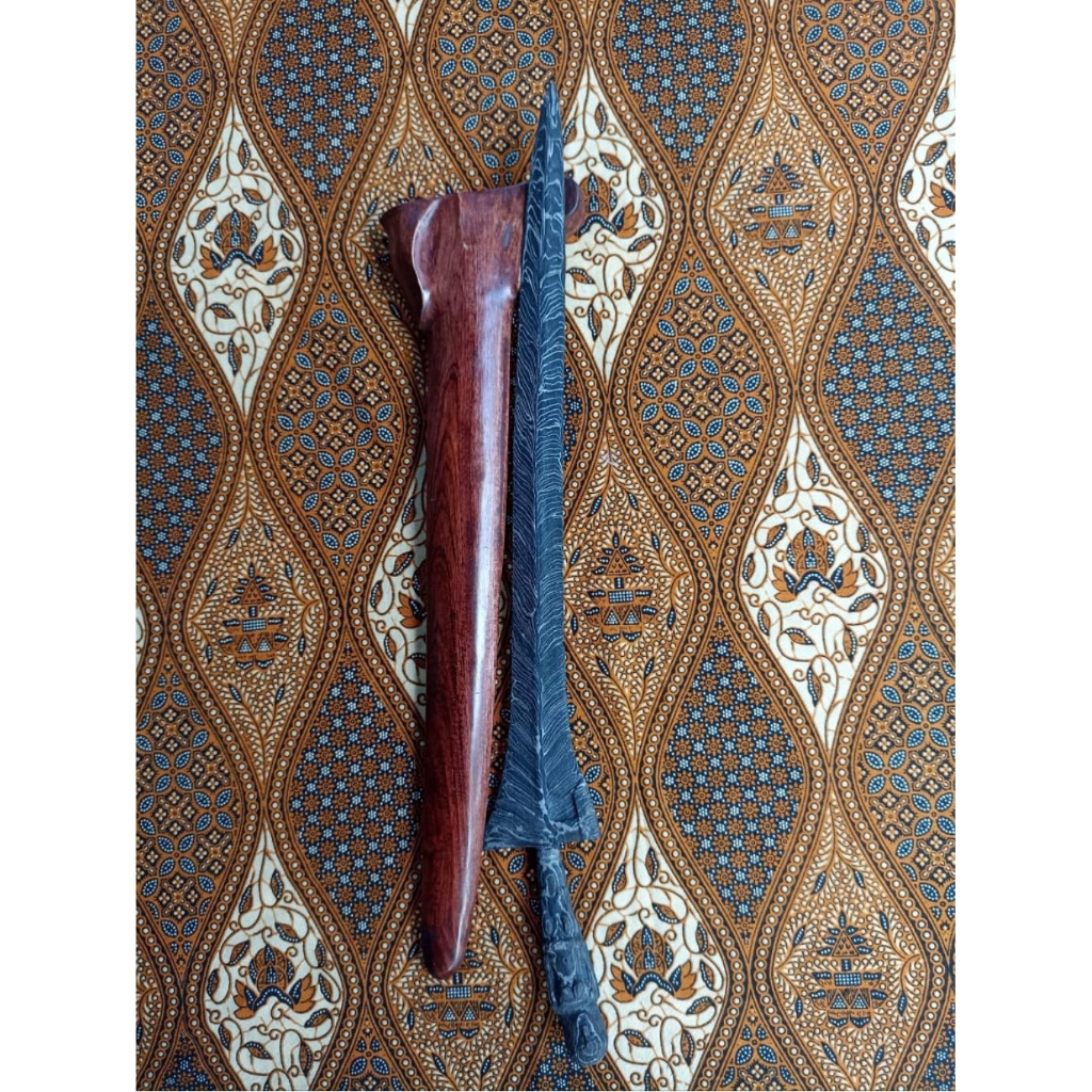 keris putut sajen pamor blarak sineret