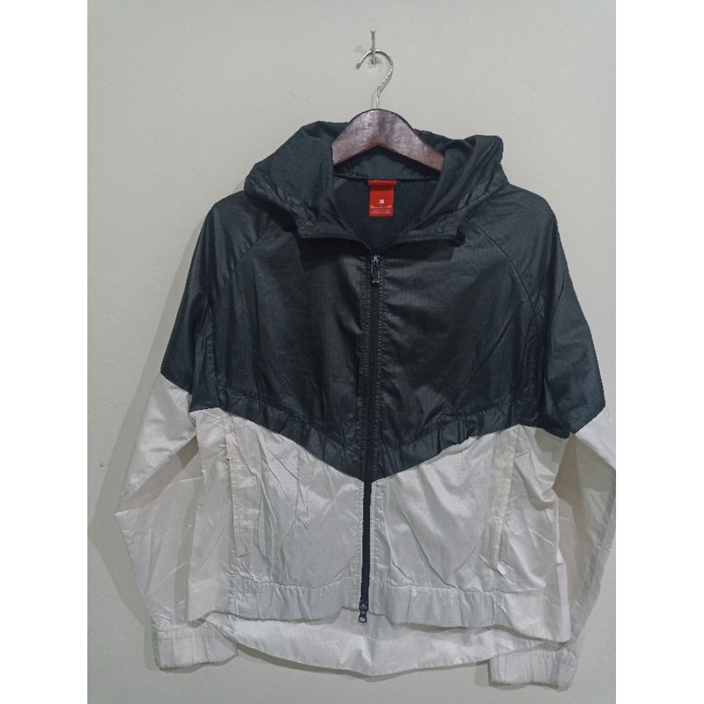 Nike Sportswear Windrunner Windbreaker Hooded Jacket Women's
